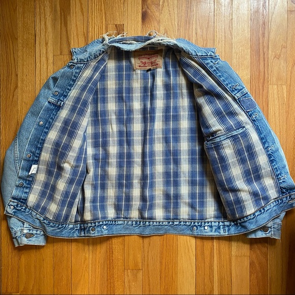 Vintage Levi's Flannel Lined Denim Jean Jacket Size Small - Picture 3 of 6